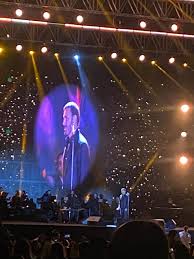 طلب زواج ومنع رجال الأمن من اعتراض الجماهير... كاظم الساهر يبدع في مصر (فيديو)